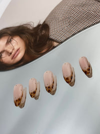 【KOKONENE 手作り×ネイル】アーモンド フレンチ アンバー レオパード シック ハンドメイド ネイル チップ