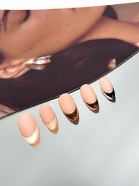 【KOKONENE 手作り×ネイル】アーモンド フレンチ モード ライン シック ハンドメイド ネイル チップ